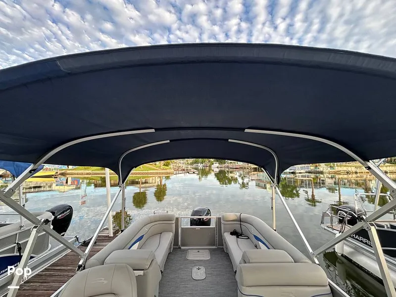 Slide: The Image of Bennington 22 S 2023 - 15677988