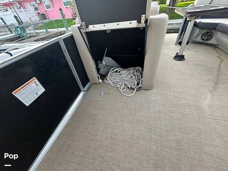 Slide: The Image of Harris 230 2024 - 15677912