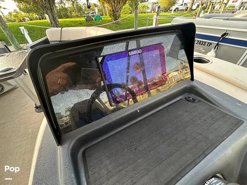 Slide: The Image of Harris 230 2024 - 15677916