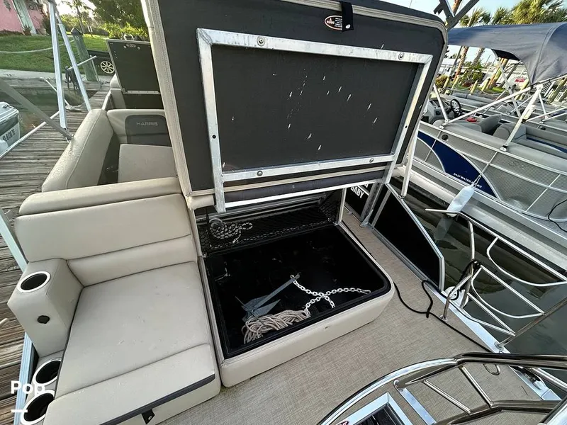 Slide: The Image of Harris 230 2024 - 15677895