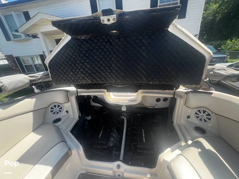 Slide: The Image of Engine Hatch - Electric - 15618321