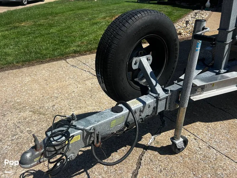 Slide: The Image of Spare Tire - 15618276