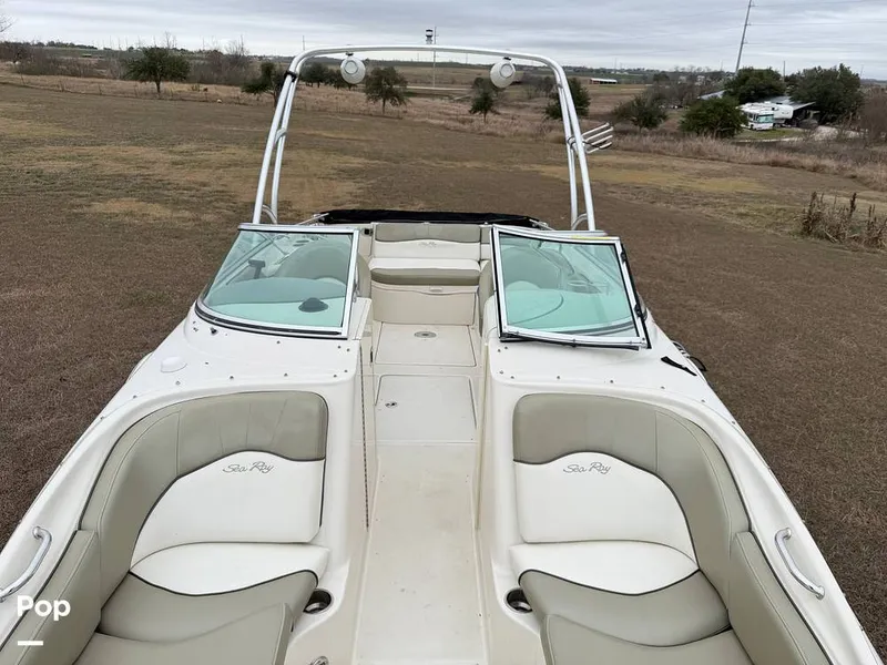 Slide: The Image of Sea Ray 240 Sundeck 2006 - 16168488