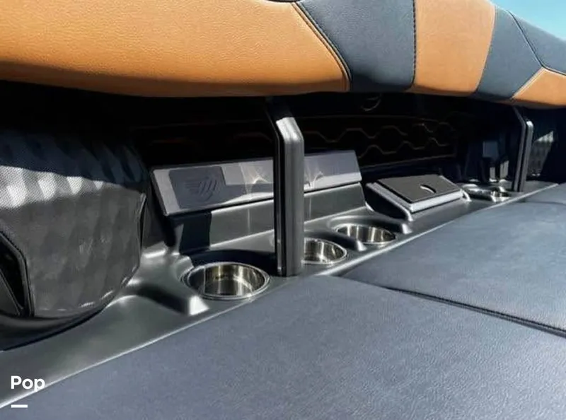 Slide: The Image of Malibu Wakesetter 23 LSV 2024 - 15591408