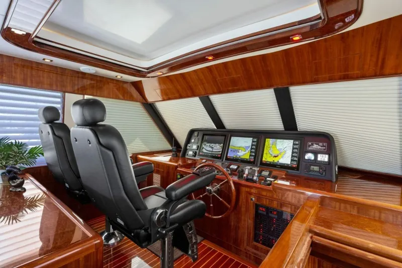 Slide: The Image of Hampton Yachts 760 Sky Lounge Motor Yachts 2014 - 8