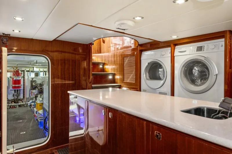 Slide: The Image of Hampton Yachts 760 Sky Lounge Motor Yachts 2014 - 29