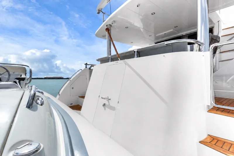 Slide: The Image of Hampton Yachts 760 Sky Lounge Motor Yachts 2014 - 21
