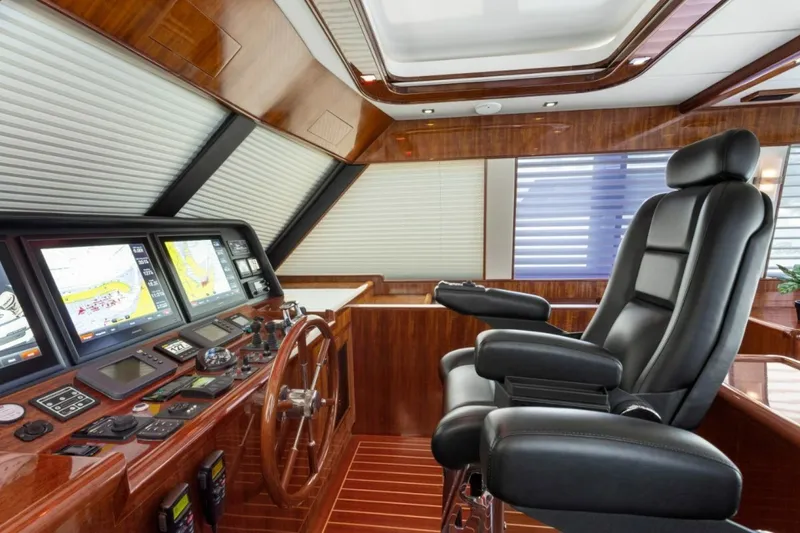 Slide: The Image of Hampton Yachts 760 Sky Lounge Motor Yachts 2014 - 9