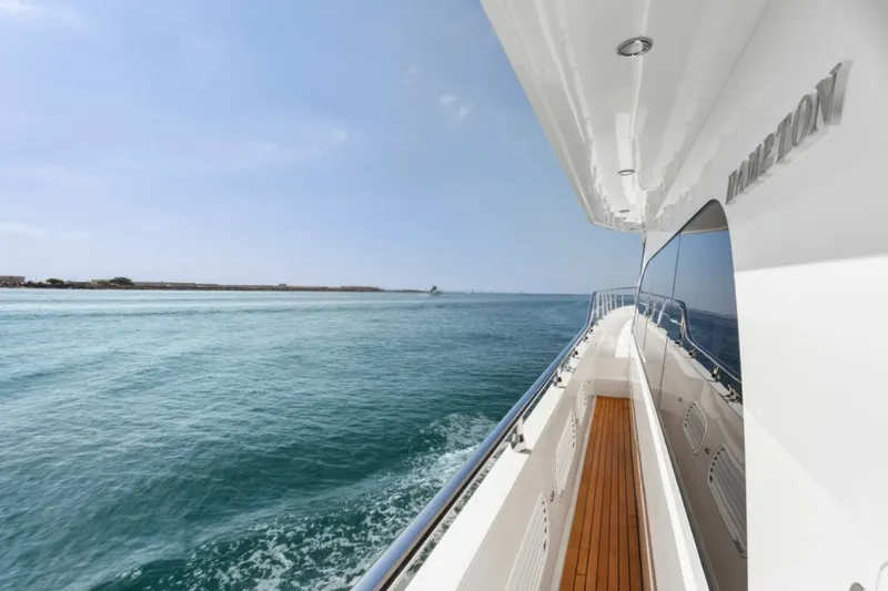 Slide: The Image of Hampton Yachts 760 Sky Lounge Motor Yachts 2014 - 27