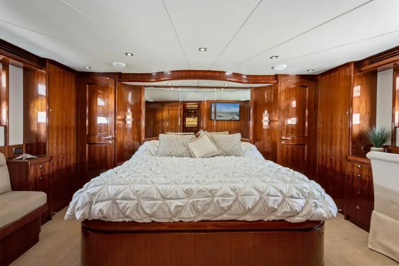 Slide: The Image of Hampton Yachts 760 Sky Lounge Motor Yachts 2014 - 11