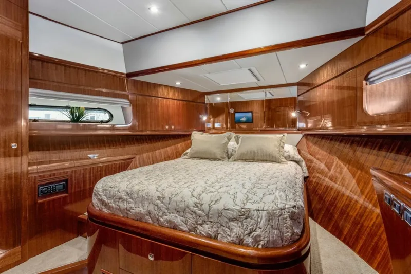 Slide: The Image of Hampton Yachts 760 Sky Lounge Motor Yachts 2014 - 14