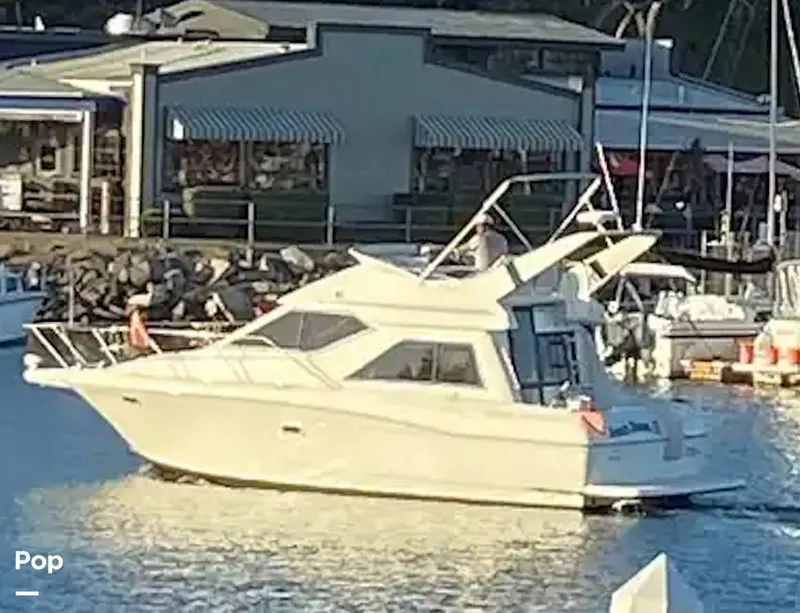 Slide: The Image of Bayliner 3258 Command Bridge 2001 - 15643780