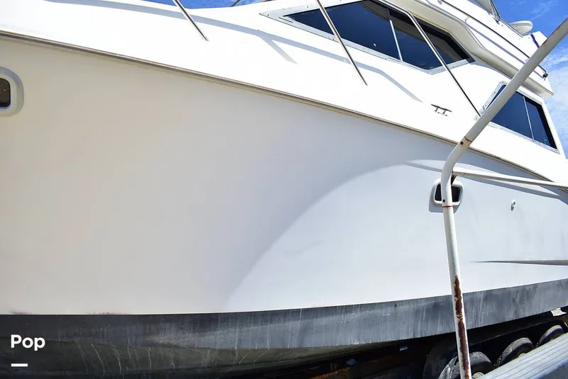 Slide: The Image of Bayliner 3258 Command Bridge 2001 - 15643847