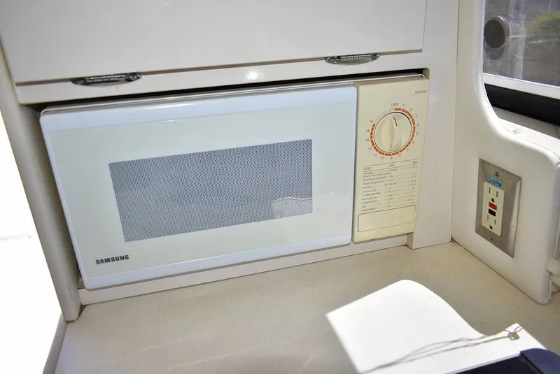 Slide: The Image of Bayliner 3258 Command Bridge 2001 - 15643873