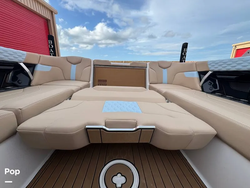 Slide: The Image of Sun Pad - Aft - 15607490