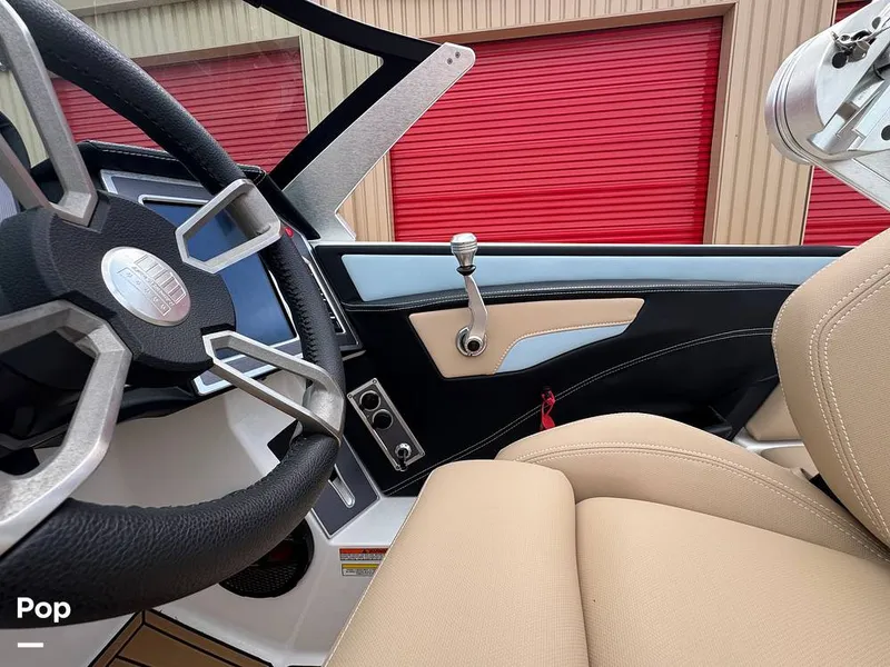 Slide: The Image of Mastercraft XT22 2023 - 15607451