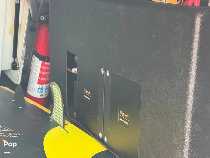 Slide: The Image of Amps, Ski Not Included - 15607483