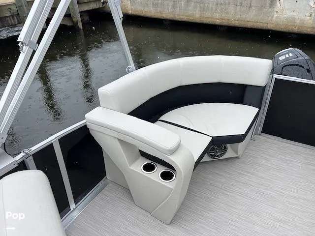 Slide: The Image of Harris Breeze Pontoon 2025 - 15636226