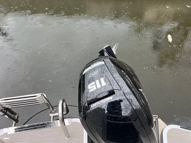 Slide: The Image of Harris Breeze Pontoon 2025 - 15636228