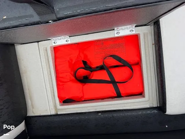 Slide: The Image of Harris Breeze Pontoon 2025 - 15636246