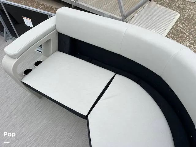 Slide: The Image of Harris Breeze Pontoon 2025 - 15636222