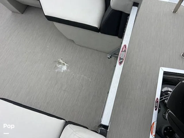 Slide: The Image of Harris Breeze Pontoon 2025 - 15636164