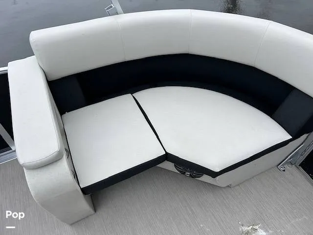 Slide: The Image of Harris Breeze Pontoon 2025 - 15636168