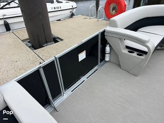 Slide: The Image of Harris Breeze Pontoon 2025 - 15636170