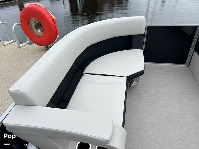 Slide: The Image of Harris Breeze Pontoon 2025 - 15636171