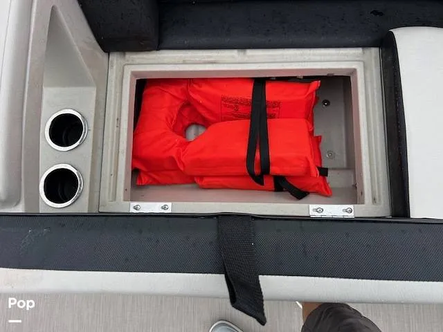 Slide: The Image of Harris Breeze Pontoon 2025 - 15636185