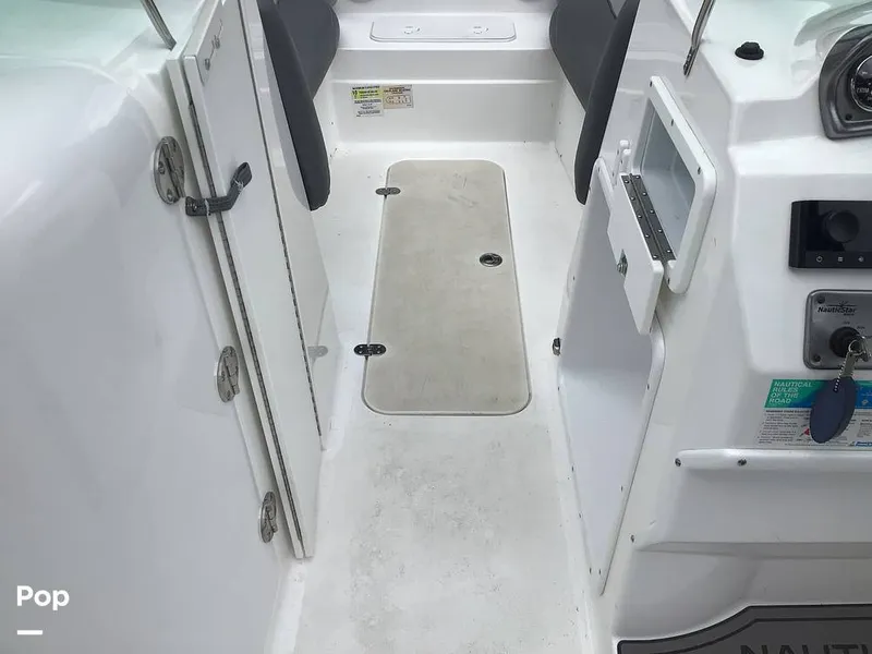 Slide: The Image of NauticStar 223 DC 2025 - 16756880