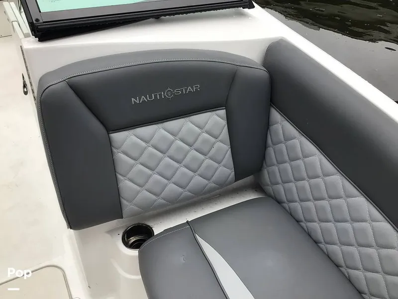 Slide: The Image of NauticStar 223DC 2025 - 15608959