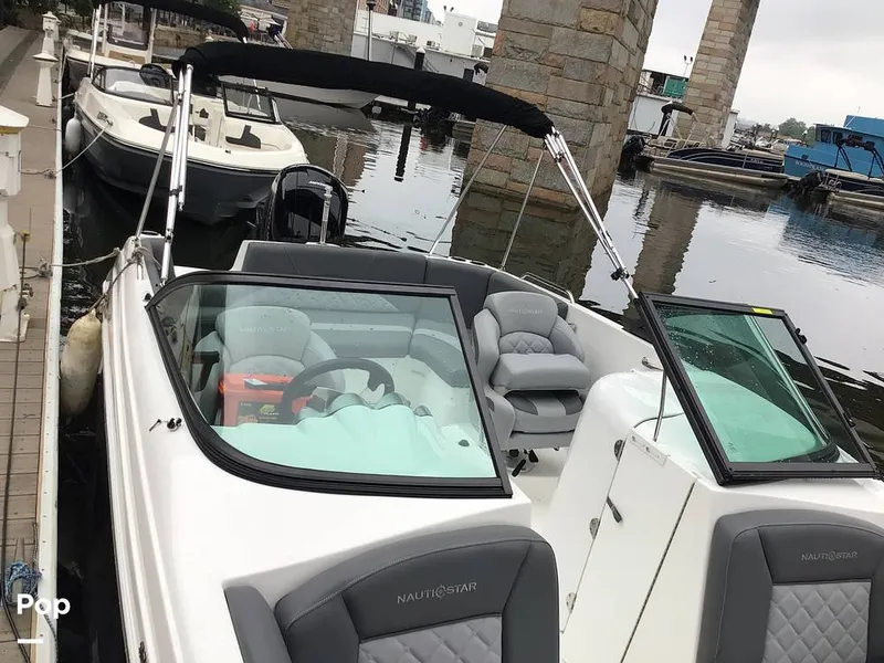 Slide: The Image of NauticStar 223DC 2025 - 15608914