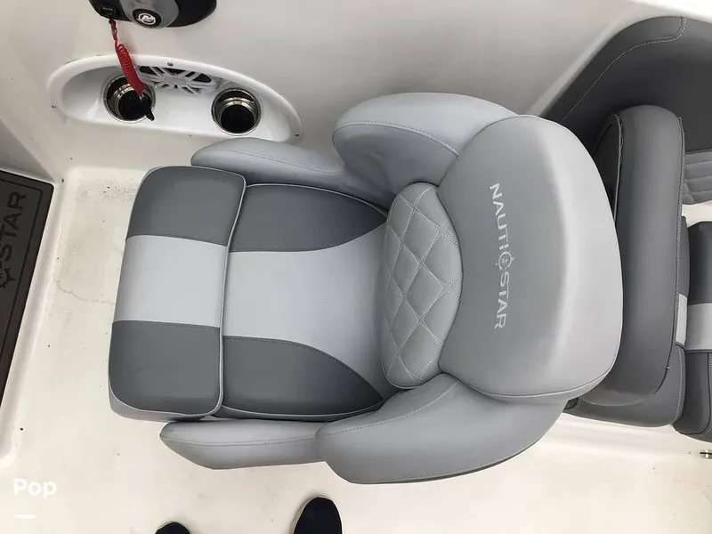 Slide: The Image of NauticStar 223DC 2025 - 15608927