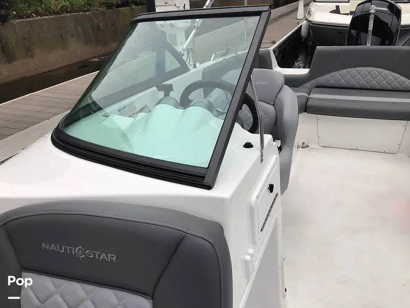 Slide: The Image of NauticStar 223DC 2025 - 15608962
