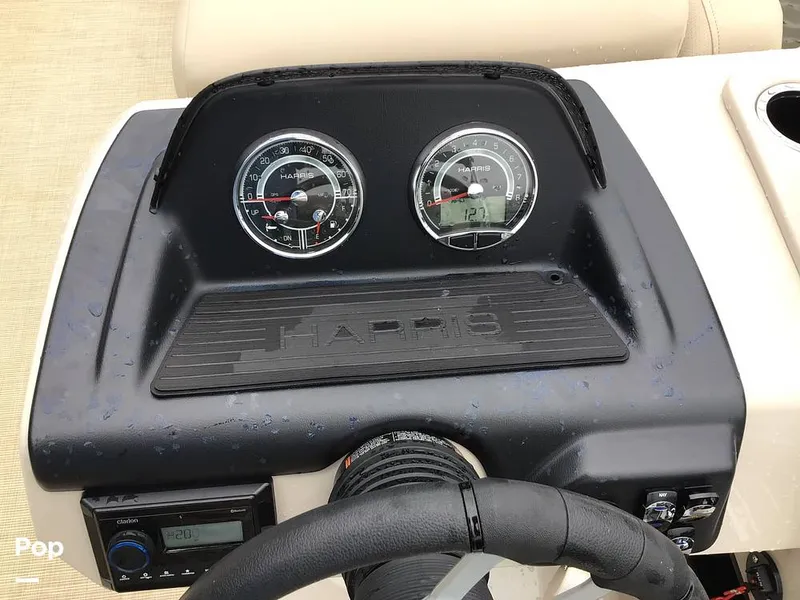 Slide: The Image of Harris Cruiser 230 2025 - 15608778