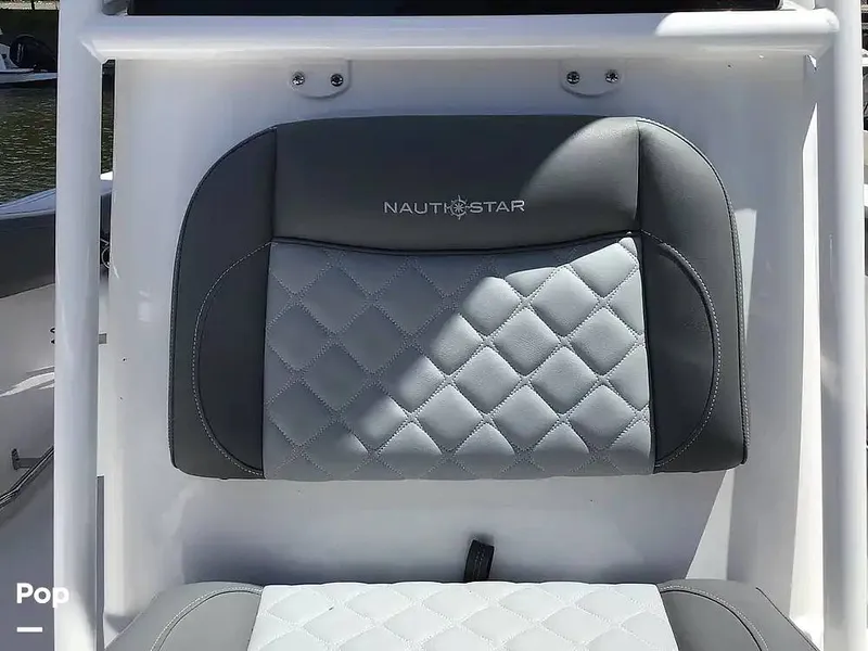 Slide: The Image of NauticStar 222 OSL 2024 - 15591115