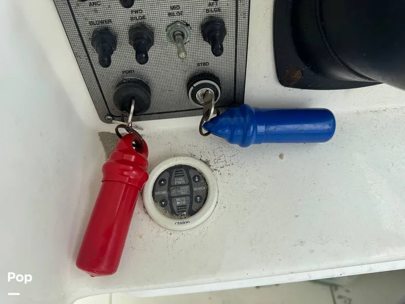 Slide: The Image of Wellcraft 330 Coastal 1999 - 15617326