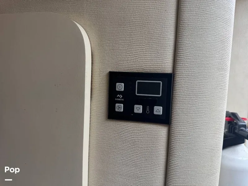 Slide: The Image of Wellcraft 330 Coastal 1999 - 15617376