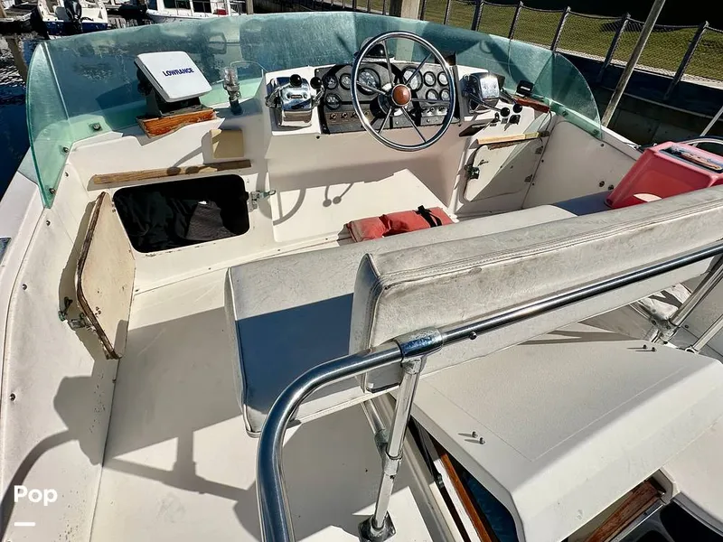 Slide: The Image of Bertram 28 Flybridge Sportfisherman 1975 - 15987111