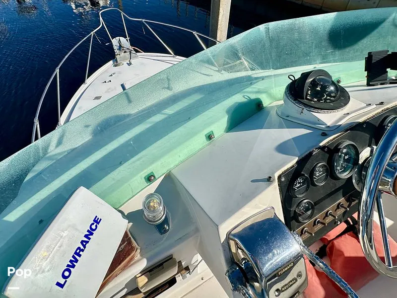 Slide: The Image of Bertram 28 Flybridge Sportfisherman 1975 - 15987081