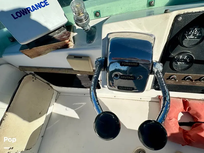 Slide: The Image of Bertram 28 Flybridge Sportfisherman 1975 - 15987099