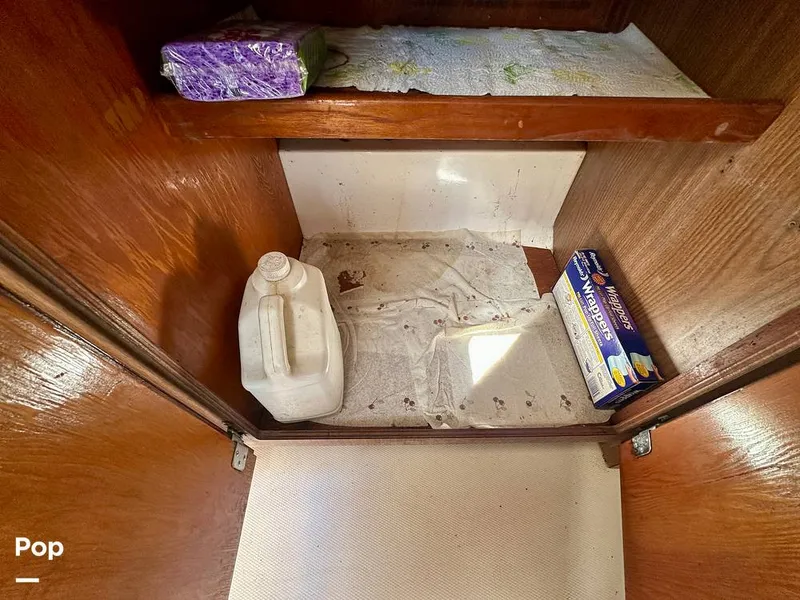 Slide: The Image of Bertram 28 Flybridge Sportfisherman 1975 - 15987141