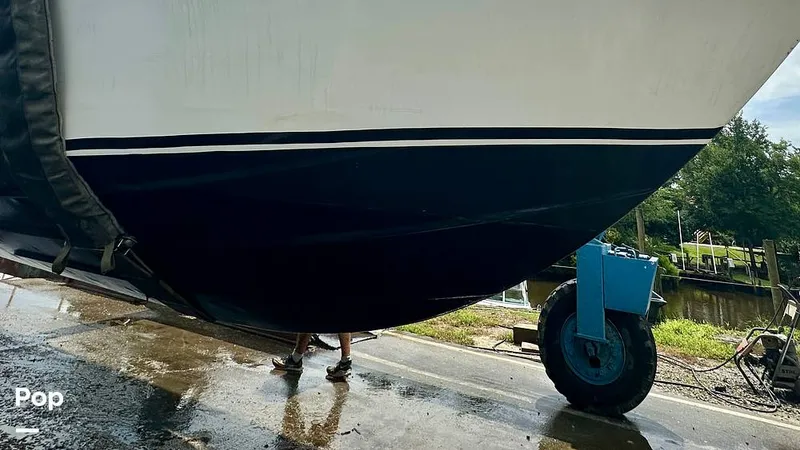 Slide: The Image of Bertram 28 Flybridge Sportfisherman 1975 - 16643753