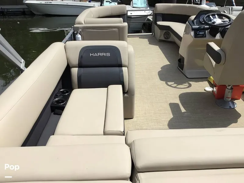 Slide: The Image of Harris Cruiser 230 2025 - 15608618