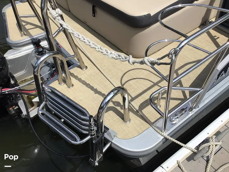 Slide: The Image of Harris Cruiser 230 2025 - 15608612