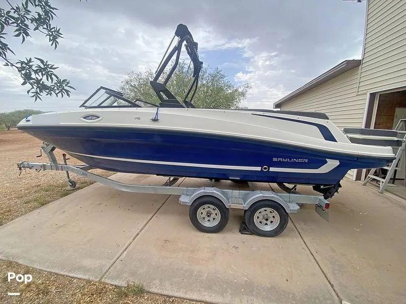 Slide: The Image of Bayliner 22 VR6 2022 - 15661080