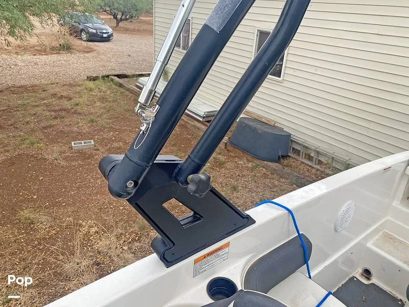 Slide: The Image of Bayliner 22 VR6 2022 - 15666502