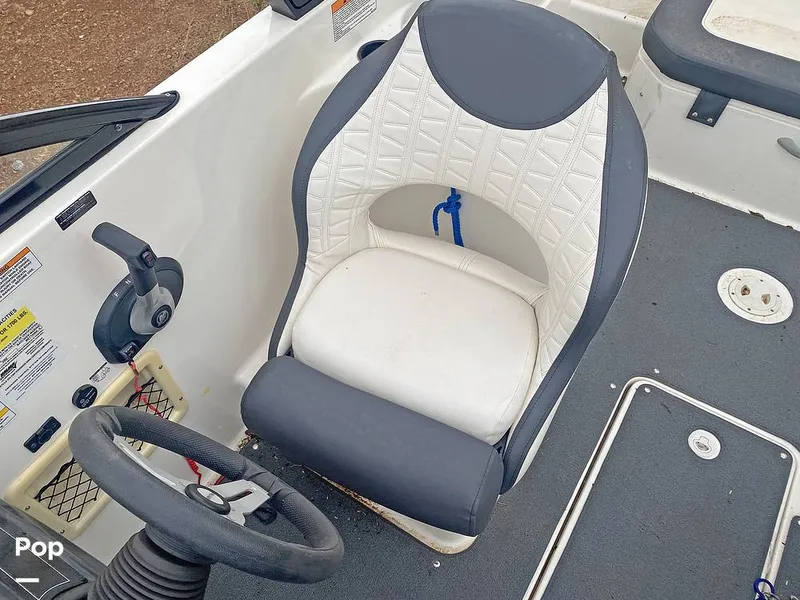 Slide: The Image of Bayliner 22 VR6 2022 - 15666523