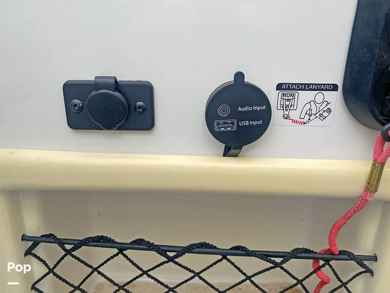 Slide: The Image of Bayliner 22 VR6 2022 - 15666525